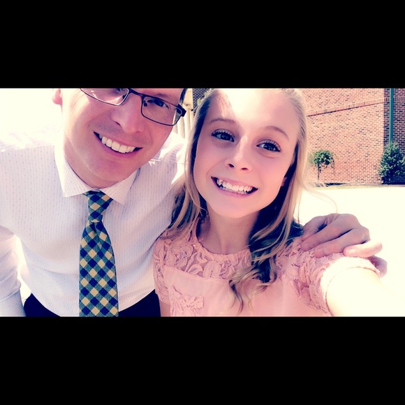 Meet your Posher, Leah - Picture 1 of 1